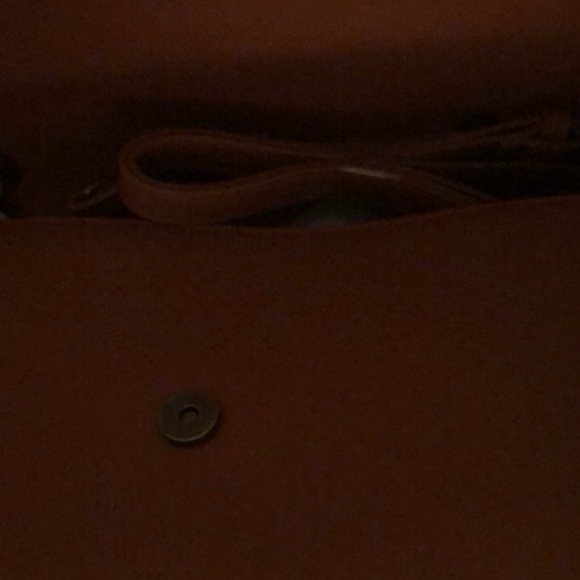 Universal Thread Brown Handbag NWT - Picture 2 of 3